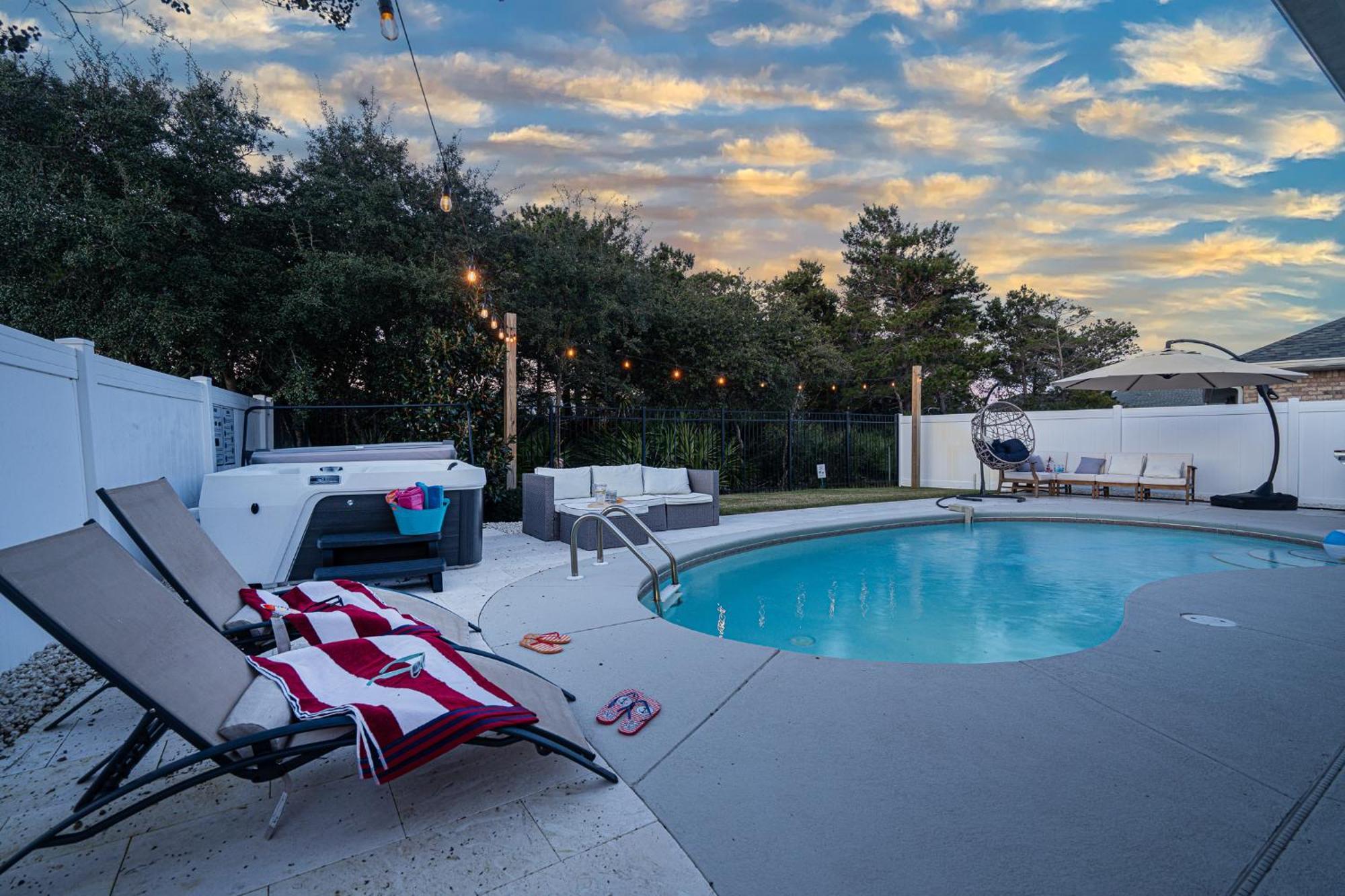 Heated Pool And Golf Cart, Walk To Beach! Best Deal! Destin Esterno foto