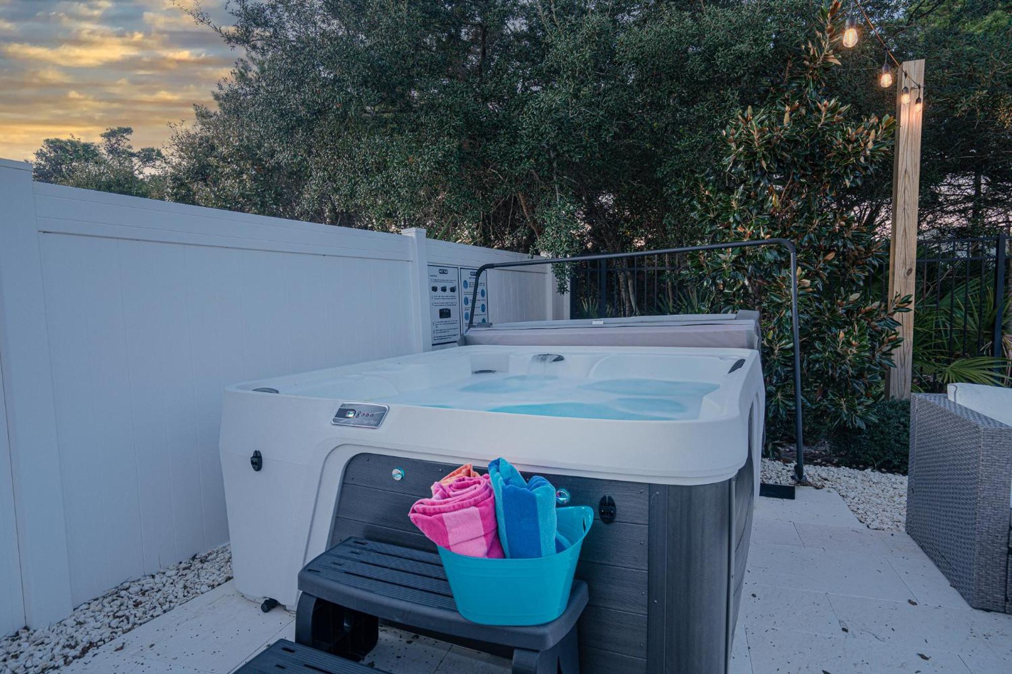 Heated Pool And Golf Cart, Walk To Beach! Best Deal! Destin Esterno foto